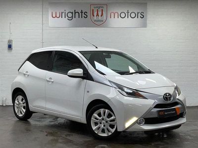 White Used 2015 Toyota Aygo X-pure Hatchback | £5,995 (Fair price)