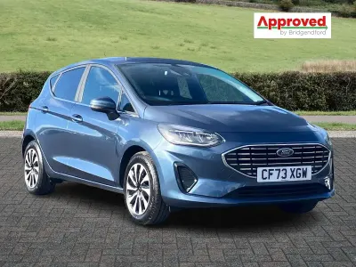 Używany Ford Fiesta Titanium 2024 Niebieski Hatchback