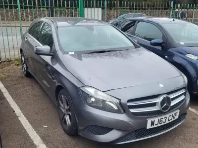 Begagnad Mercedes A180 2013 Grå Halvkombi