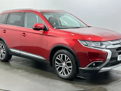Used Mitsubishi Outlander 150 HP (110 kW) 2018 Red SUV