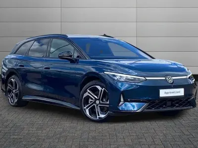 Used VW ID.7 GTX 250 kW (340 HP) 2025 Aquamarine blue with black roof Estate