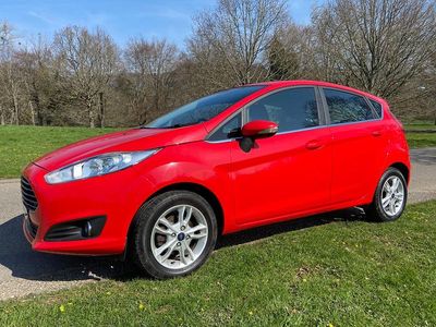 Used Ford Fiesta Zetec 82 HP (60 kW) 2014 Red Hatchback