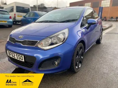 Used Kia Rio 109 HP (80 kW) 2012 Blue Hatchback