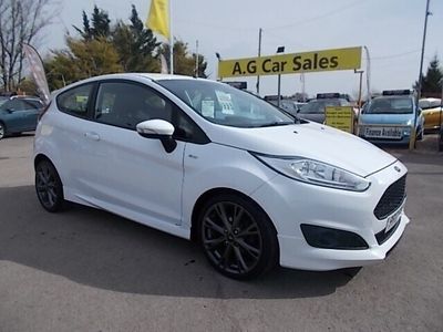 Used Ford Fiesta ST-Line 99 HP (72 kW) 2017 White Hatchback
