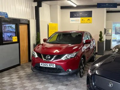 Used Nissan Qashqai N-TEC 110 HP (80 kW) 2016 Red SUV