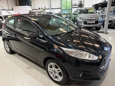 Używany Ford Fiesta Zetec 82 KM (60 kW) 2013 Czarny Hatchback