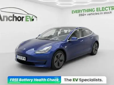 Usado Tesla Model 3 Standard Range 239 kW (325 HP) 2020 Azul Sedan