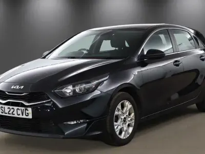 Käytetty Kia Ceed 118 HP (86 kW) 2022 Musta Viistoperä