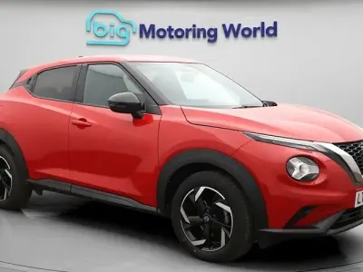Używany Nissan Juke N-Connecta 114 KM (83 kW) 2023 Czerwony SUV