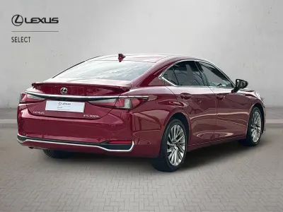 Used Lexus ES300H 2021 Red Sedan