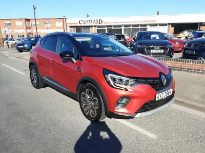 Used Renault Captur Techno 2022 Red and black SUV