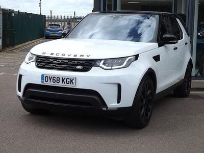 Fuji white with black roof Used 2018 Land Rover Discovery 5 HSE SUV | £25,995 (Expensive)