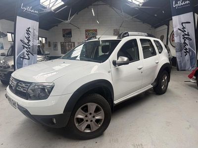 Used Dacia Duster Lauréate 110 HP (80 kW) 2015 White SUV
