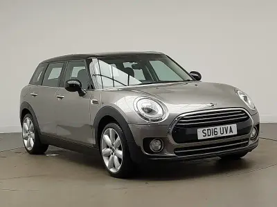 Usado Mini Cooper Clubman 150 CV (110 kW) 2016 Plateado Familiar