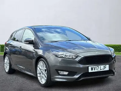 Used Ford Focus ST-Line 125 HP (91 kW) 2017 Grey Hatchback