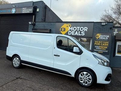White Used 2019 Renault Trafic MPV | £10,495 (Good price)