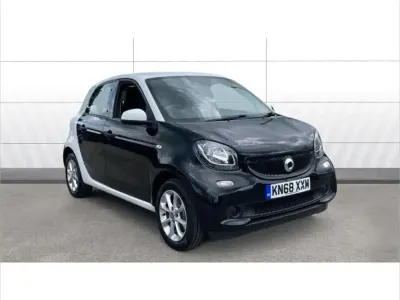 Used Smart ForFour Passion 69 HP (50 kW) 2018 White Hatchback
