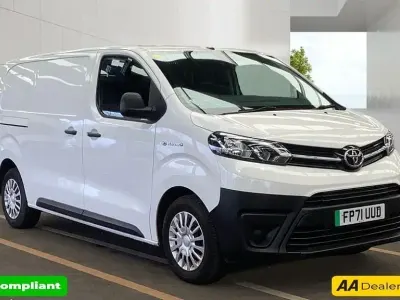 Usado Toyota Proace 100 kW (136 CV) 2021 Blanco Monovolumen