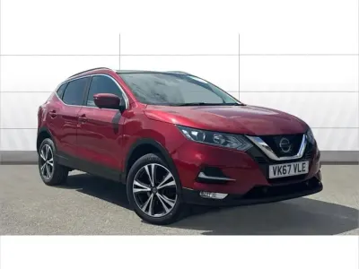 Used Nissan Qashqai N-Connecta 110 HP (80 kW) 2017 Red SUV