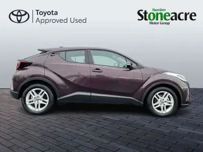 Używany Toyota C-HR 122 KM (89 kW) 2023 Purpurowy SUV