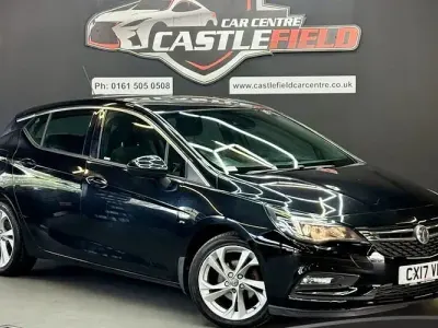 Used Vauxhall Astra SRi 105 HP (77 kW) 2017 Black Hatchback