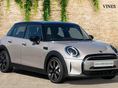 Używany Mini Cooper Exclusive 134 KM (98 kW) 2023 Szary Hatchback