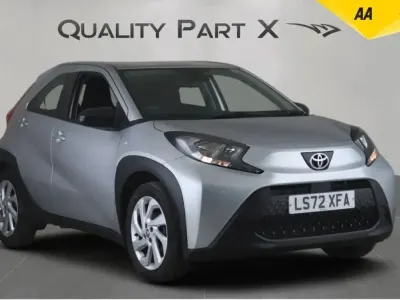 Używany Toyota Aygo X PURE 72 KM (52 kW) 2022 Srebrny SUV