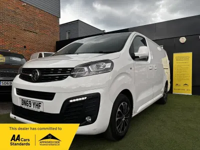 Used Vauxhall Vivaro Sportive 100 HP (73 kW) 2019 White MPV