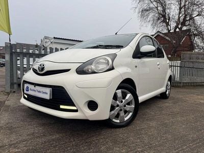 Used Toyota Aygo Style 2014 White Hatchback