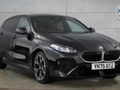 Begagnad BMW 120 M Sport 168 HK (123 kW) 2025 Svart Halvkombi