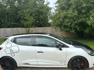 Used Renault Clio Trophy 220 HP (161 kW) 2015