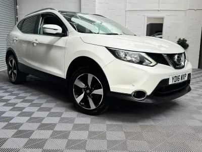 Used Nissan Qashqai N-Connecta 110 HP (80 kW) 2016 White SUV