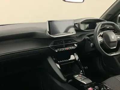 Uusi Peugeot 2008 GT 129 HP (94 kW) 2026 Harmaa Katumaasturi