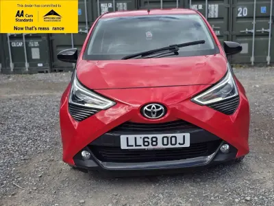 Used Toyota Aygo Trend 71 HP (52 kW) 2019 Red Hatchback