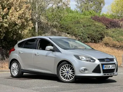Used Ford Focus Zetec 123 HP (90 kW) 2014 Silver Hatchback