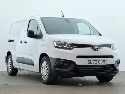 Used Toyota Proace City City 100 kW (136 HP) 2022 White MPV