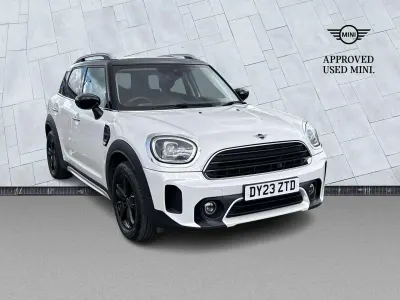 Begagnad Mini Cooper Countryman Classic 134 HK (98 kW) 2023 Vit SUV