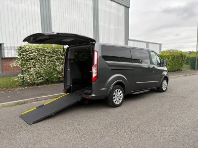 Used Ford Tourneo Titanium 130 HP (95 kW) 2023 Grey MPV
