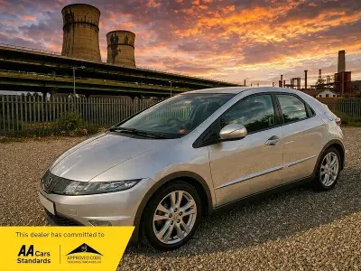Używany Honda Civic ES 125 KM (91 kW) 2011 Srebrny Hatchback