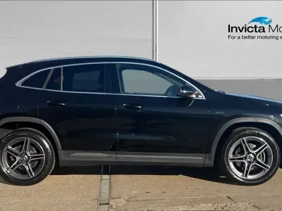 Usado Mercedes GLA250 Exclusive 218 HP (160 kW) 2021 Preto SUV