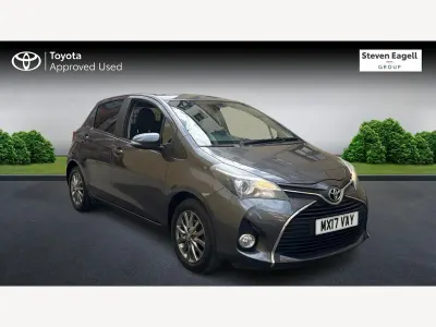Used Toyota Yaris Multidrive S 99 HP (72 kW) 2017 Grey Hatchback