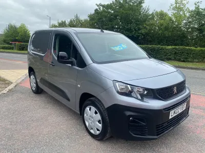 Used Peugeot Partner 131 HP (96 kW) 2022 Grey MPV