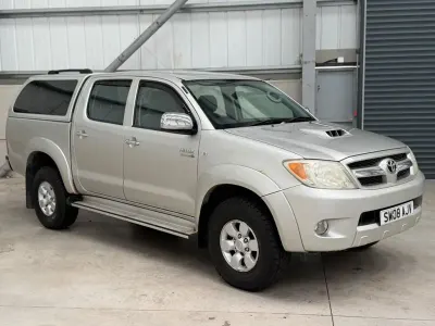 Used Toyota HiLux 171 HP (125 kW) 2008 Silver Pickup