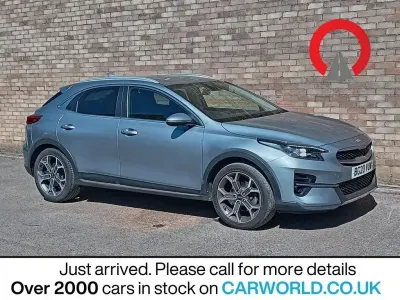 Usado Kia XCeed 138 HP (101 kW) 2020 Prateado SUV