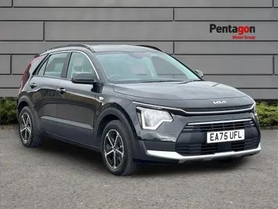 Gebraucht Kia Niro 127 PS (93 kW) 2025 Schwarz SUV