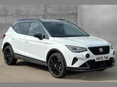 New Seat Arona Black Edition 115 HP (84 kW) 2025 White SUV