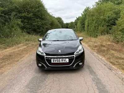 Used Peugeot 208 Prestige 208 HP (152 kW) 2016 Black Hatchback