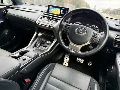 Usado Lexus NX300h Sport Line 197 CV (144 kW) 2019 Blanco SUV