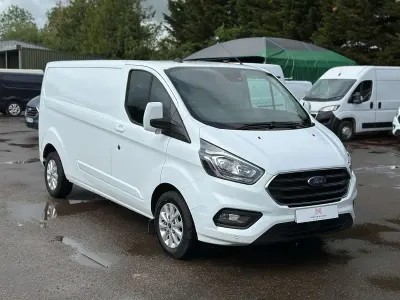 Used Ford Transit Custom Limited 130 HP (95 kW) 2023 White Van