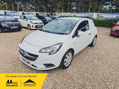 Used Vauxhall Corsa S 95 HP (69 kW) 2018 White Hatchback